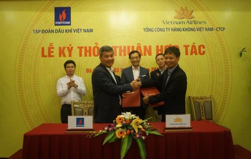 154615_anh-1-lanh-dao-pvn-vna-ky-thoa-thuan-hop-tac.jpg