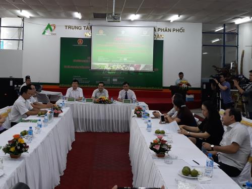 Bộ Nông nghiệp và Phát triển nông thôn phối hợp với UBND tỉnh Thái Nguyên, UBND tỉnh Bình Định tổ chức họp báo. Ảnh: Bích Hồng/BNRWS/TTXVN