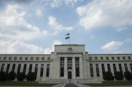 Fed tăng lãi suất lên 2% Fed tăng lãi suất lên 2%