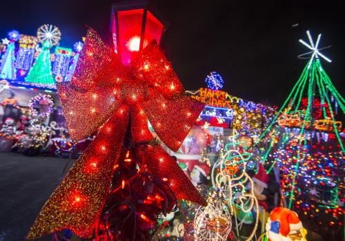 Toronto rực rỡ sắc màu đón Giáng sinh