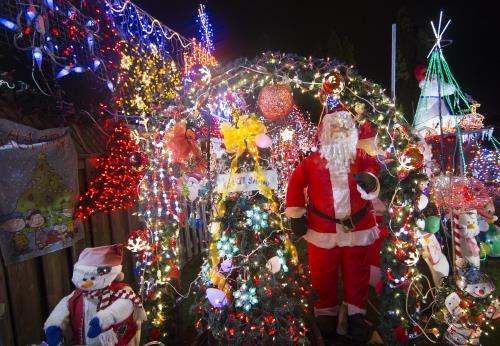 Toronto rực rỡ sắc màu đón Giáng sinh