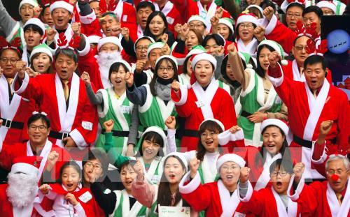 Thế giới rộn ràng chuẩn bị đón Giáng sinh