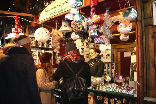 Hội chợ Giáng sinh đậm nét truyền thống nhất ở Praha