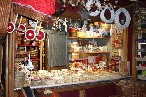 Hội chợ Giáng sinh đậm nét truyền thống nhất ở Praha