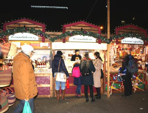 Hội chợ Giáng sinh đậm nét truyền thống nhất ở Praha