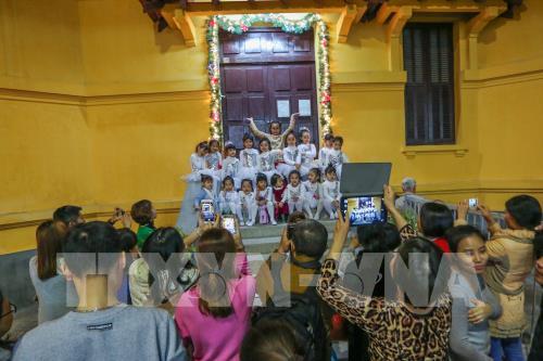 Hà Nội nhộn nhịp đón Giáng sinh