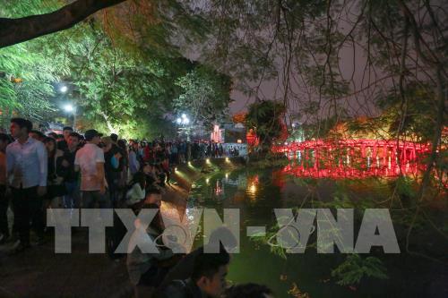 Hà Nội nhộn nhịp đón Giáng sinh