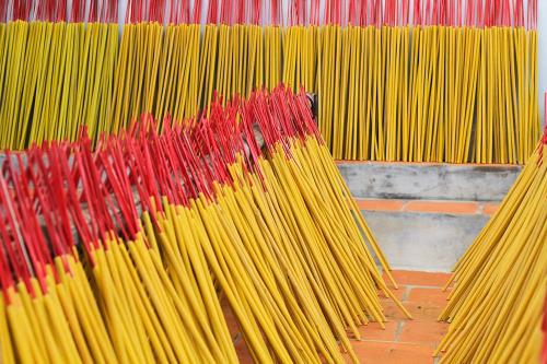 Tết về, ghé thăm làng làm hương lâu đời nhất Việt Nam