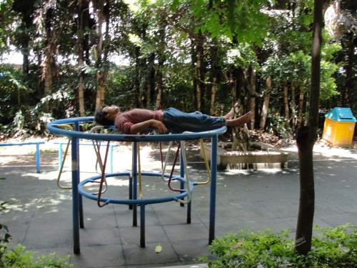 Những dáng ngủ cho thấy việc gì cũng có thể xảy ra