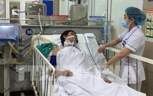 Hà Nội có thêm 2 bệnh nhân ngộ độc rượu chứa Methanol