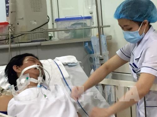 Hà Nội có thêm 2 bệnh nhân ngộ độc rượu chứa Methanol