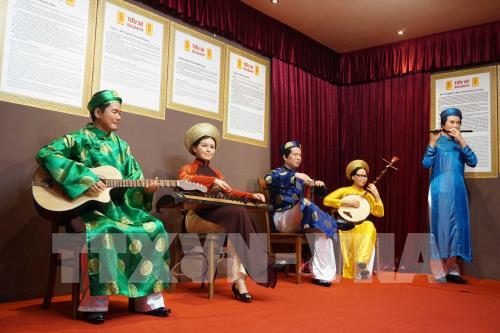 Chiêm ngưỡng hơn 100 bức tượng sáp của văn nghệ sĩ lần đầu được trưng bày tại Việt Nam