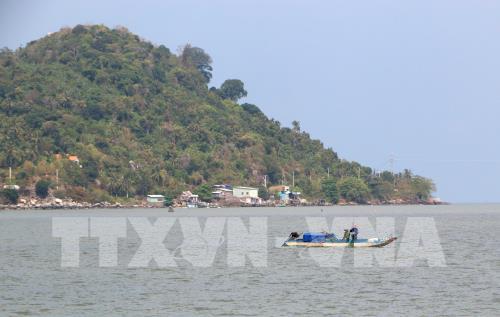 Vẻ đẹp hoang sơ đảo Hòn Tre thu hút khách du lịch