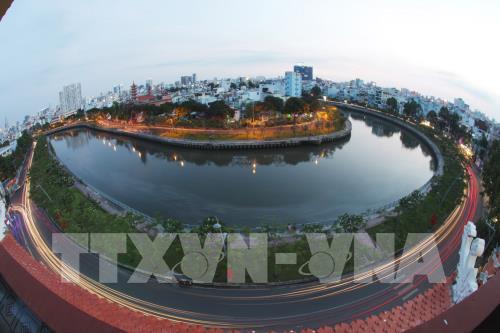 TP Hồ Chí Minh đổi mới, phát triển vượt bậc sau 42 năm giải phóng