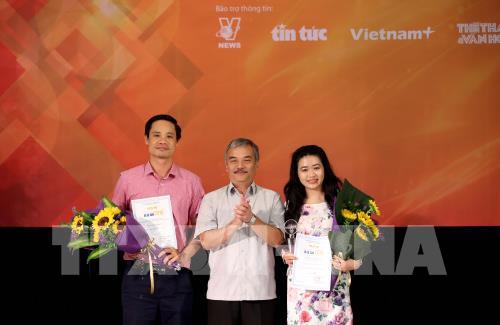 Toàn cảnh lễ trao giải Báo chí Thông tấn xã Việt Nam năm 2016