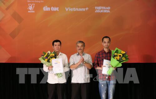 Toàn cảnh lễ trao giải Báo chí Thông tấn xã Việt Nam năm 2016