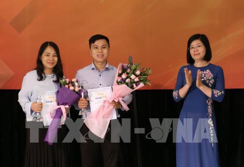 Toàn cảnh lễ trao giải Báo chí Thông tấn xã Việt Nam năm 2016