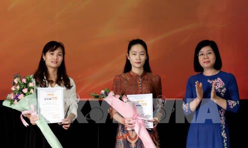 Toàn cảnh lễ trao giải Báo chí Thông tấn xã Việt Nam năm 2016