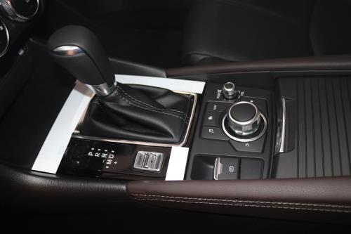 Cận cảnh mẫu xe "ăn" khách Mazda3 phiên bản 2017 vừa ra mắt