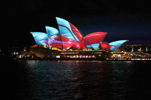 Lung linh lễ hội ánh sáng Vivid Sydney 2017