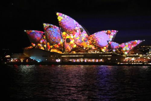 Lung linh lễ hội ánh sáng Vivid Sydney 2017