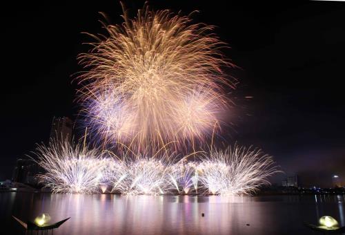 Huyền ảo đêm thi thứ 4 Lễ hội pháo hoa quốc tế Đà Nẵng