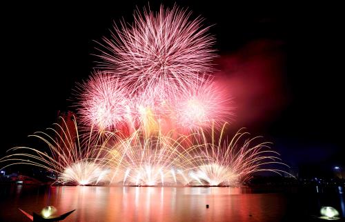 Huyền ảo đêm thi thứ 4 Lễ hội pháo hoa quốc tế Đà Nẵng