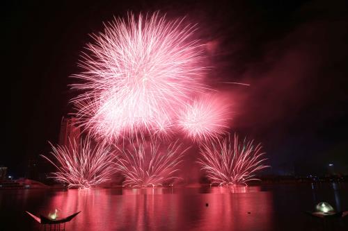 Huyền ảo đêm thi thứ 4 Lễ hội pháo hoa quốc tế Đà Nẵng