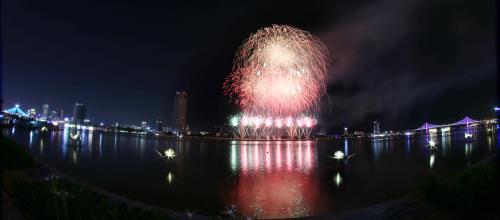 Huyền ảo đêm thi thứ 4 Lễ hội pháo hoa quốc tế Đà Nẵng