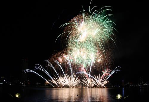 Huyền ảo đêm thi thứ 4 Lễ hội pháo hoa quốc tế Đà Nẵng