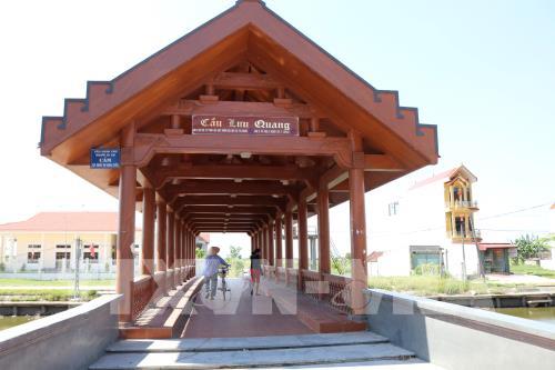 Độc đáo cầu ngói Kim Sơn