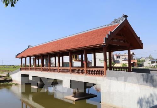 Độc đáo cầu ngói Kim Sơn