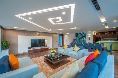 Cận cảnh biệt thự hoa hồng độc đáo cách Hà Nội 40 phút chạy xe