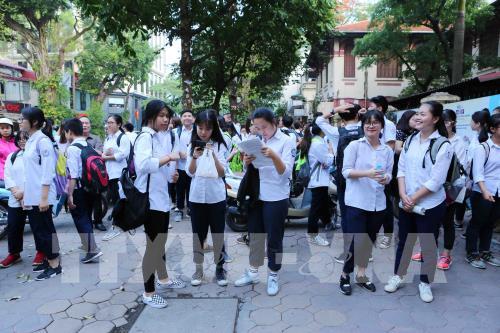 Hình ảnh mới nhất của thí sinh Hà Nội trong buổi thi vào lớp 10 môn Ngữ Văn