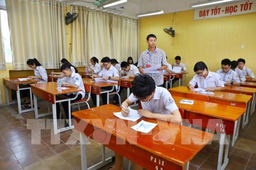 Hình ảnh mới nhất của thí sinh Hà Nội trong buổi thi vào lớp 10 môn Ngữ Văn