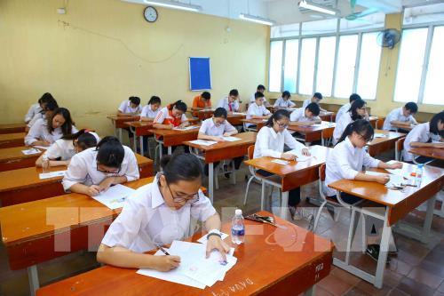 Hình ảnh mới nhất của thí sinh Hà Nội trong buổi thi vào lớp 10 môn Ngữ Văn