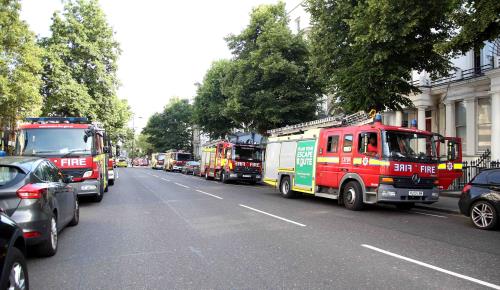 Người dân London lo ngại về an toàn chung cư sau vụ cháy Grenfell Tower 