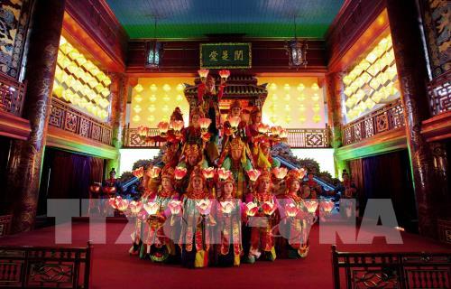 Lung linh huyền ảo Đại Nội Huế về đêm