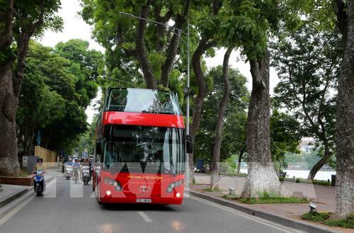 Trải nghiệm tuyệt vời trên xe buýt 2 tầng lần đầu tiên xuất hiện tại Hà Nội