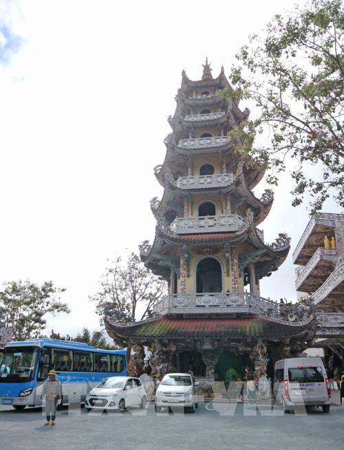 Cận cảnh chùa Linh Phước (Lâm Đồng) lập nhiều kỷ lục Việt Nam