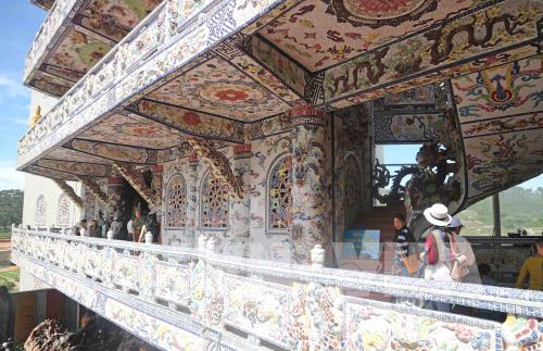 Cận cảnh chùa Linh Phước (Lâm Đồng) lập nhiều kỷ lục Việt Nam