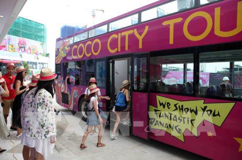 Xe buýt hai tầng chở khách tham quan miễn phí thành phố Đà Nẵng