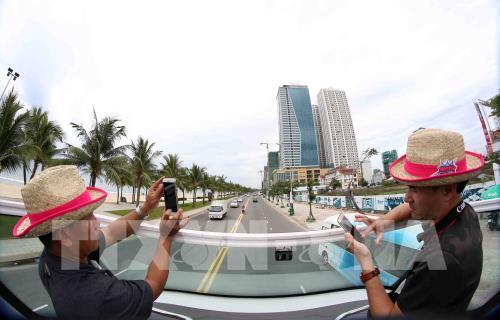 Xe buýt hai tầng chở khách tham quan miễn phí thành phố Đà Nẵng