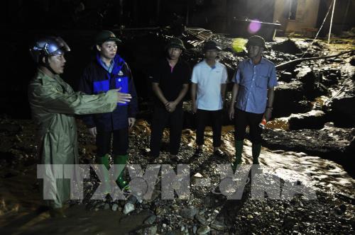 Trắng đêm khắc phục lũ dữ tại Mù Cang Chải, Yên Bái
