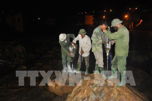 Trắng đêm khắc phục lũ dữ tại Mù Cang Chải, Yên Bái