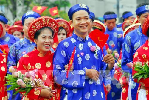 100 cặp đôi cưới tập thể trong ngày Tết Độc lập