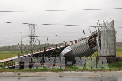 Chùm ảnh: Nhiều địa phương thiệt hại nặng nề do bão số 10