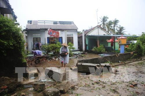 Chùm ảnh: Nhiều địa phương thiệt hại nặng nề do bão số 10