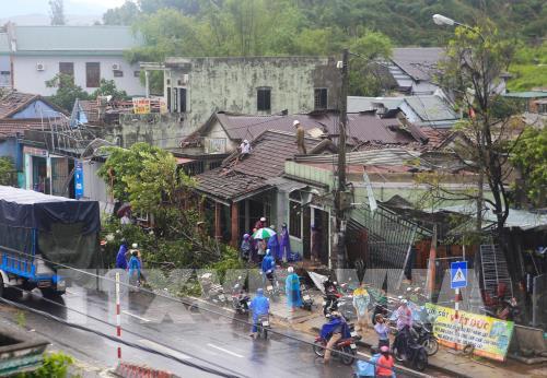 Chùm ảnh: Nhiều địa phương thiệt hại nặng nề do bão số 10