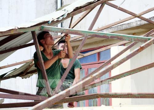 Chùm ảnh các địa phương tập trung khắc phục hậu quả do bão số 10 gây ra